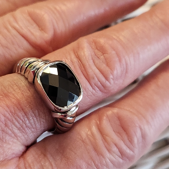 Beautiful  chunky ring , checkerboard faceted, silver tone.. great design.. - Picture 5 of 9